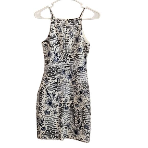 Guess Dress   - Picture 13 of 14